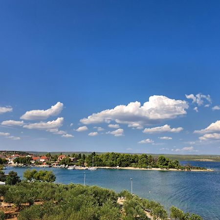 Apartment Petra Raslina المظهر الخارجي الصورة