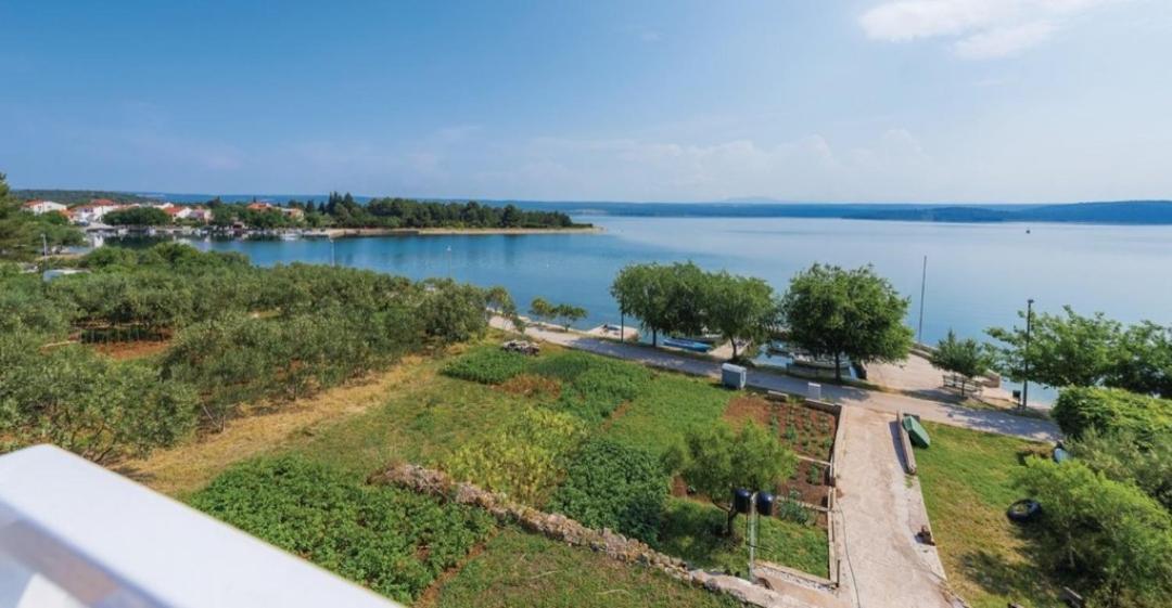 Apartment Petra Raslina المظهر الخارجي الصورة
