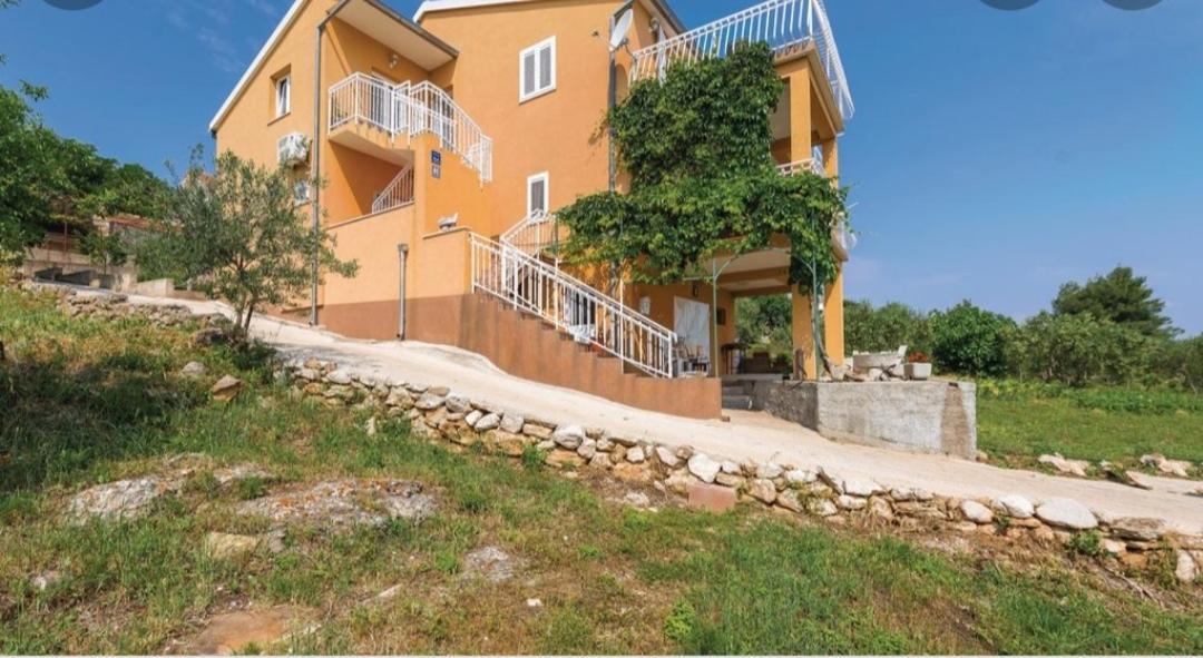Apartment Petra Raslina المظهر الخارجي الصورة